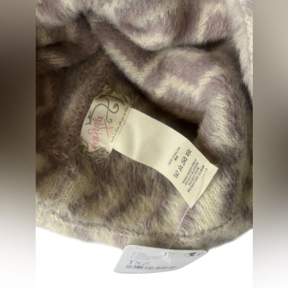 NWT Free People Ziggy Fizzy Beanie - Picture 4 of 5